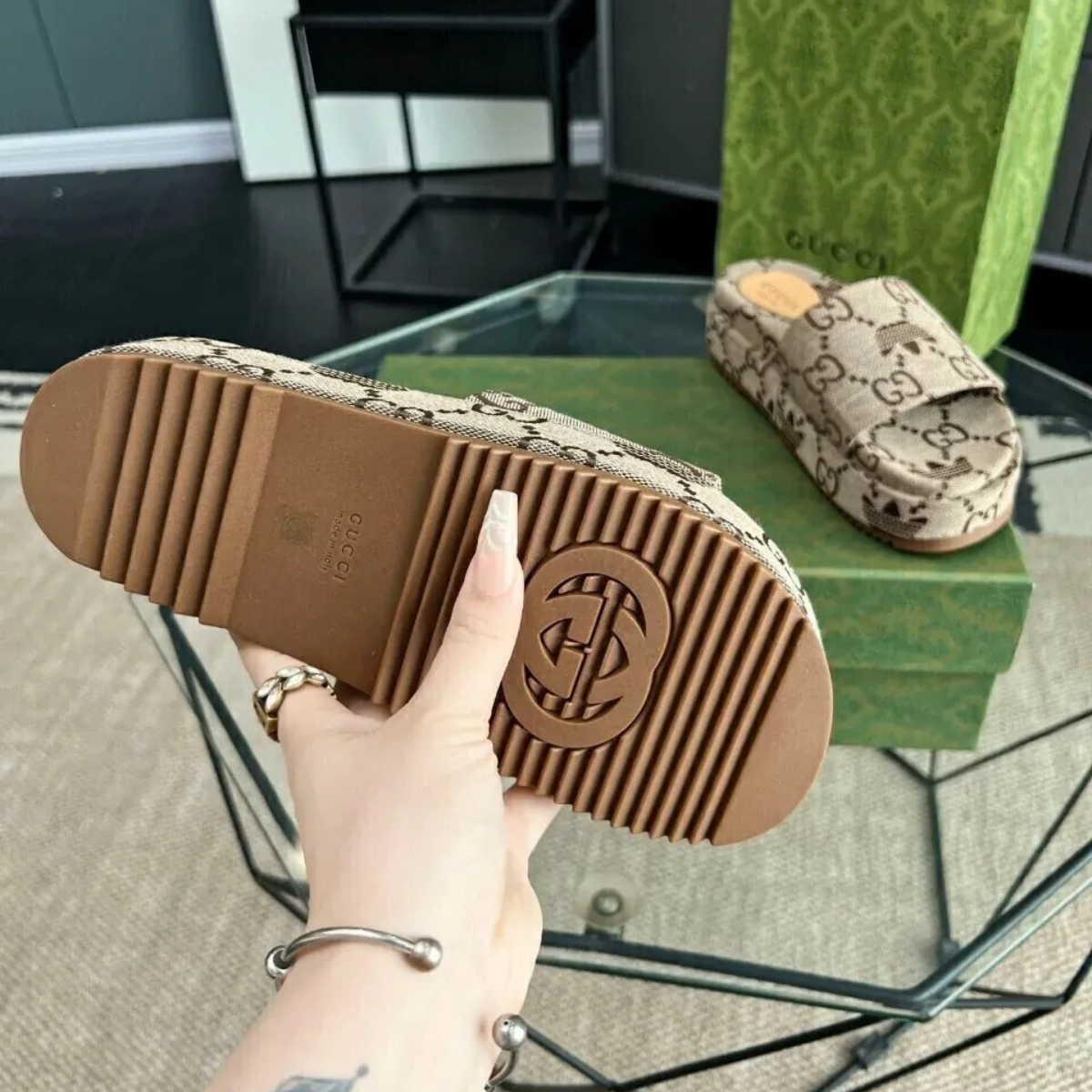 GUCCI ANGELINA FLAT SANDAL CANVAS GIANT MONOGRAM BEIGE