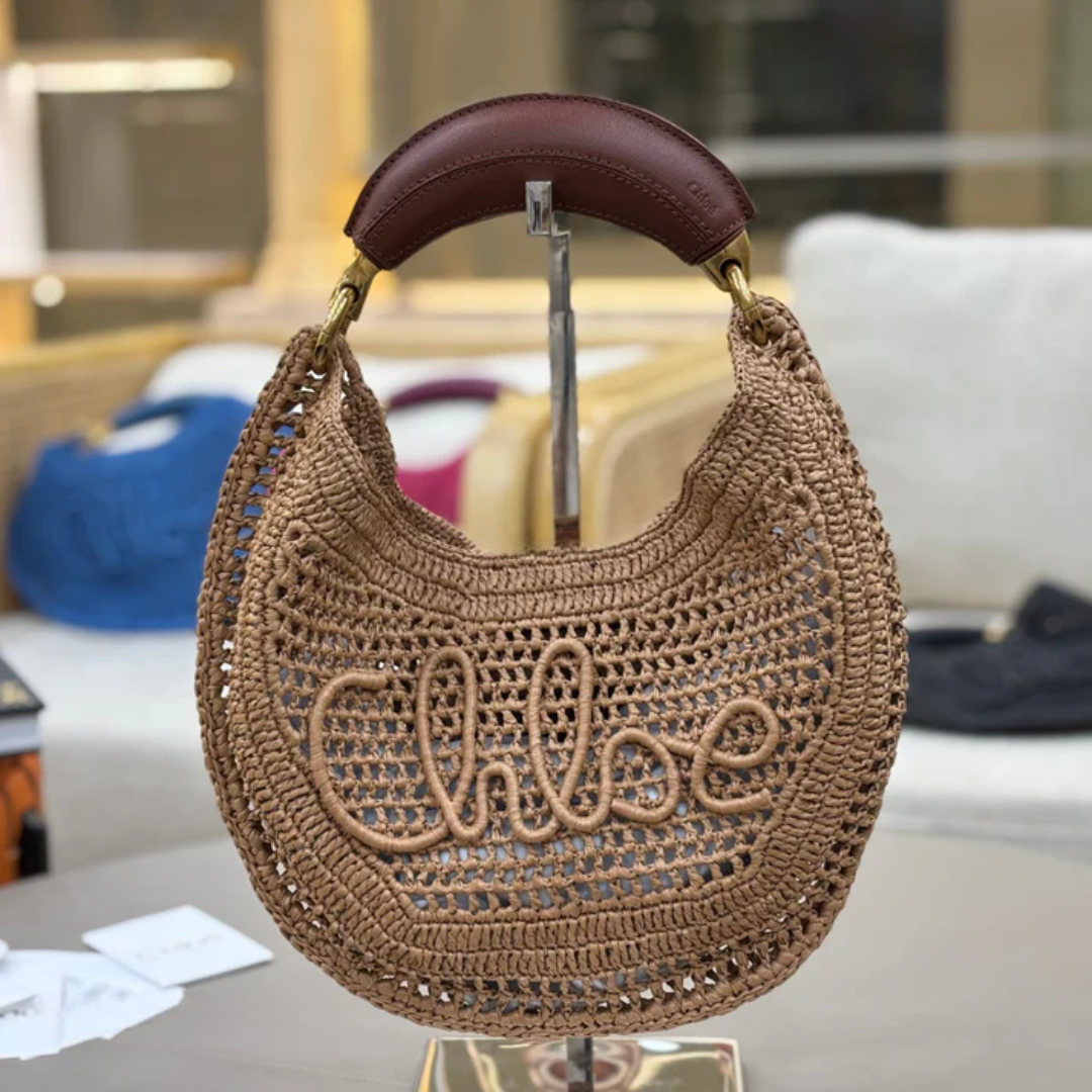 CHLOÉ HOT SUMMER BANANA BAGS IN RAFFIA