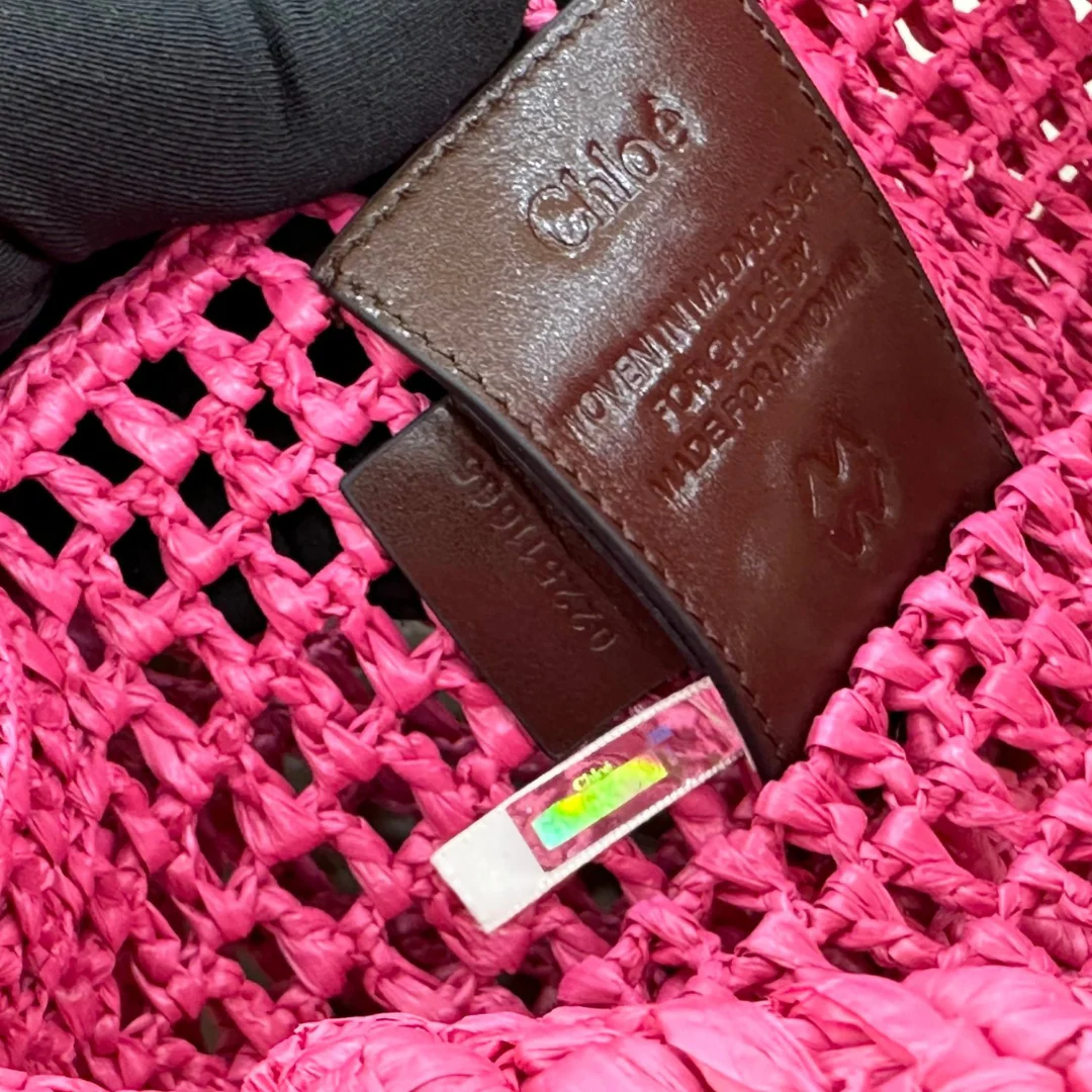 CHLOÉ SUMMER BANANA BAG IN RAFFIA