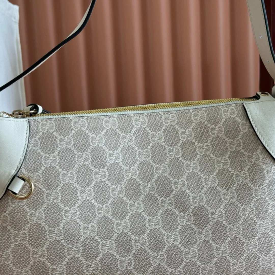 SMALL GG EMBLEM SHOULDER BAG