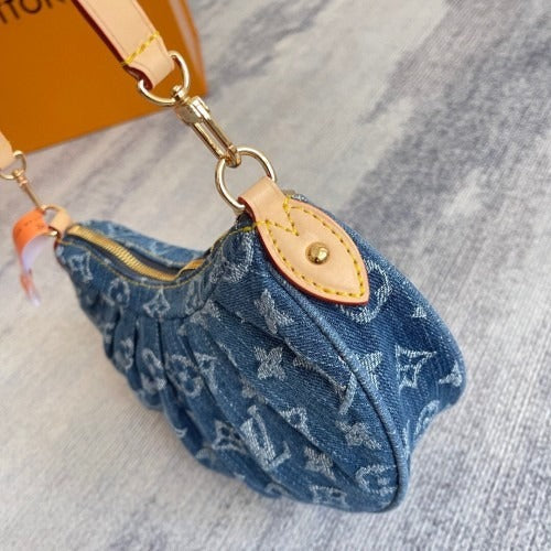 POCHETTE VALLEY BAG BY LOUIS VUITTON